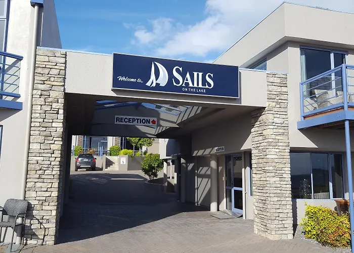 Sails On The Lake